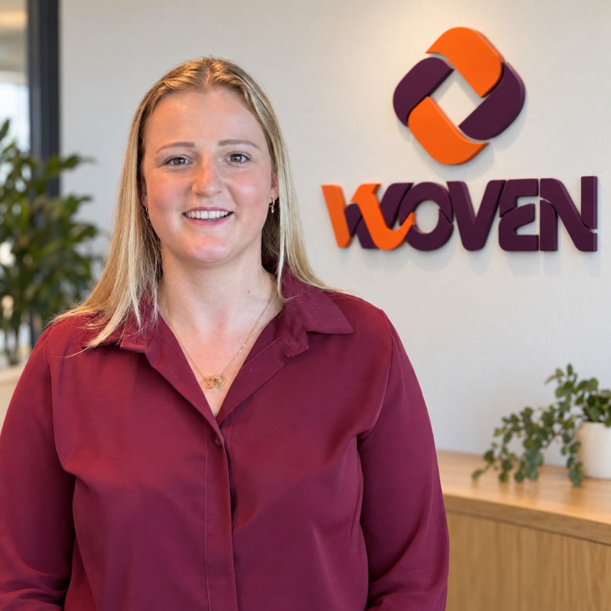 Jade Heylen in het WOVEN-kantoor